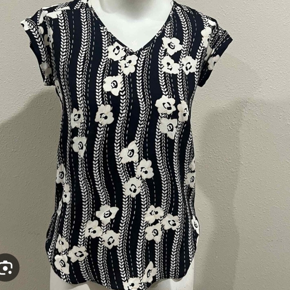 Express Tops - Express Navy/Cream V-Neck Dolman Sleeve Top